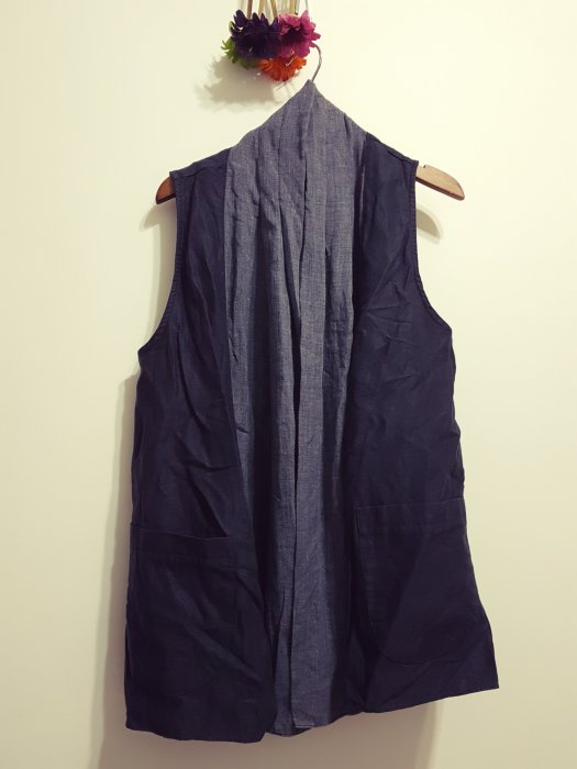 A11韓國衣衣~Avatar~領巾雙袋背心~深藍..領巾不能拆