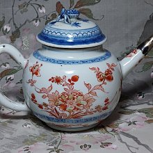 清代  康熙時期  青花礬紅描金 花卉紋 茶壺