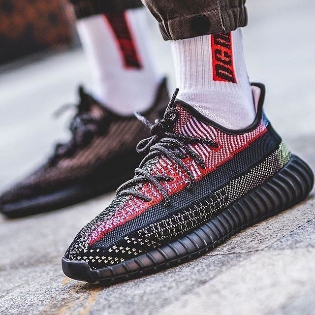 HJ - ADIDAS YEEZY BOOST 350 V2 Yecheil 黑紅拼接| Yahoo奇摩拍賣