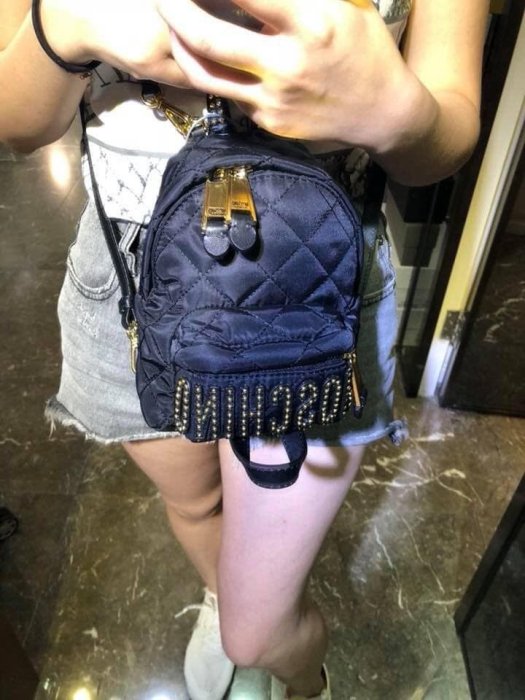 Moschino 經典菱格紋 龐克感金珠款 LOGO MiNi 迷你款後背包