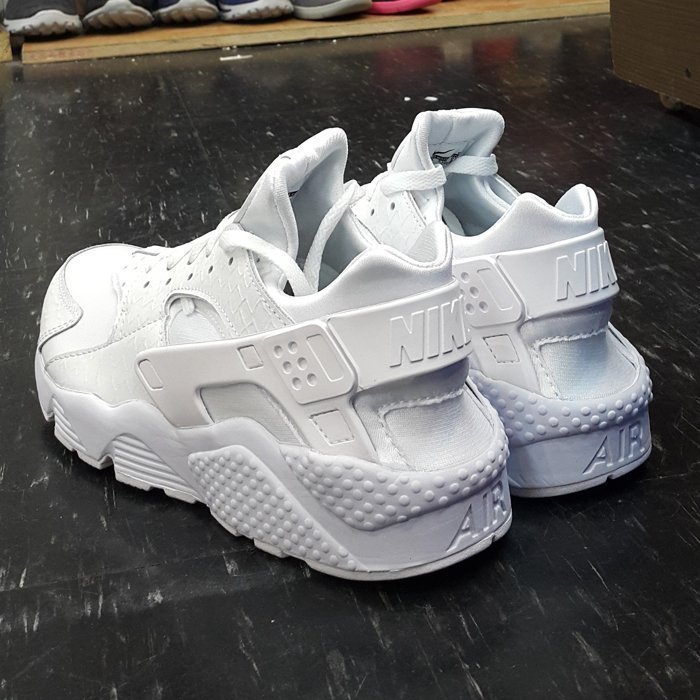 NIKE AIR HUARACHE RUN PRM 武士鞋白武士全白白色皮革鱷魚紋蛇紋