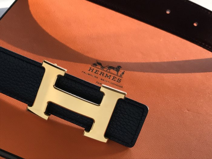 Hermes 附盒 適合27、28、29腰圍 黑配酒紅雙面可用 金H扣皮帶