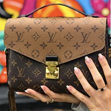 LV M44876 Pochette Metis Monogram Reverse Canvas 肩背手拿包 拼色