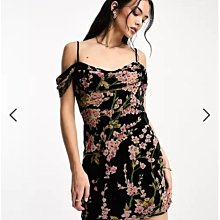 (嫻嫻屋) 英國ASOS-Glamorous花卉印花垂墜一字領細肩帶洋裝 EJ23