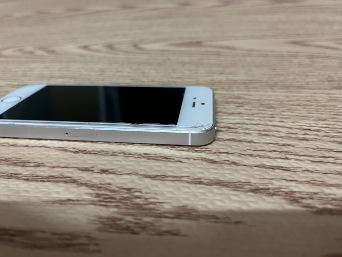 (缺貨) 手機空機 iPhone 5S 16G 銀色 4.7吋 類似 iPhone 13 mini