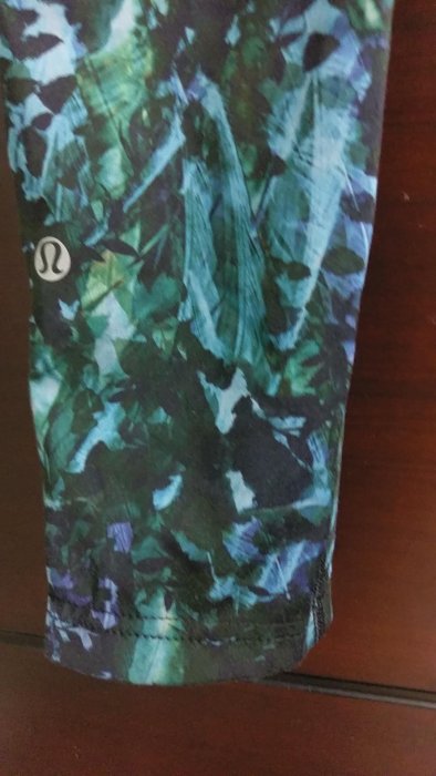 【運動用品降價出清】加拿大露露檸檬 lululemon 多色深綠、深藍等彩色慢跑瑜伽休閒運動顯瘦8-9分褲，尺寸8碼。多口袋、內調整鬆緊帶。彈性佳 Stella