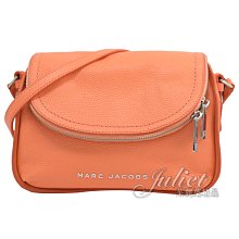 【茱麗葉精品】【全新精品】MARC JACOBS 馬克賈伯 專櫃商品 浮雕LOGO荔紋翻蓋斜背包.甜瓜橘 現貨