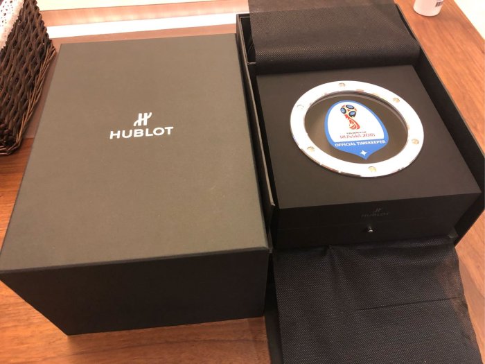 9.9新 HUBLOT 宇舶 2018 FIFA world cup 世界盃 智能碗錶 手錶 限量款 收藏 錶無傷 精品