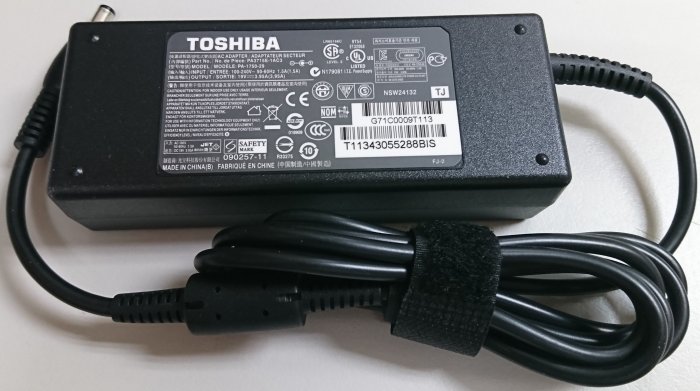 全新 TOSHIBA 東芝 變壓器 PA3715E-1AC3 19V 3.95A 75W 5.5-2.5mm