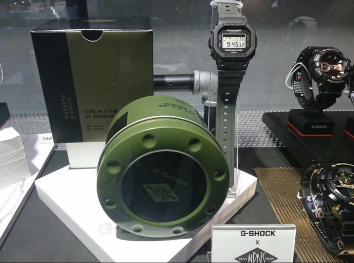 全新正品 MADNESS x G-SHOCK 手錶 DW-5000C 聯名款