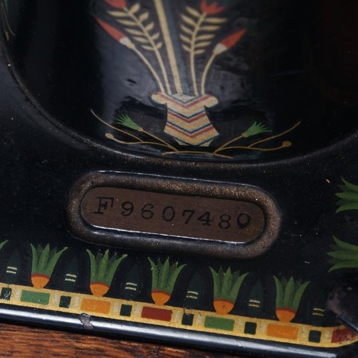 百寶軒 1920年英國古董勝家Singer手搖縫紉機帶箱蓋9品配件全手搖順暢 ZG2676
