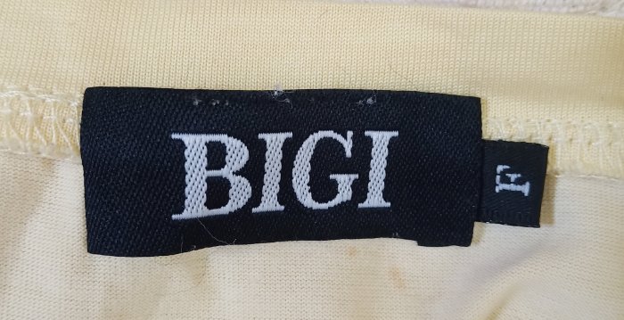 都會名牌~【BIGI】銀色亮片條黃色上衣~ AG5
