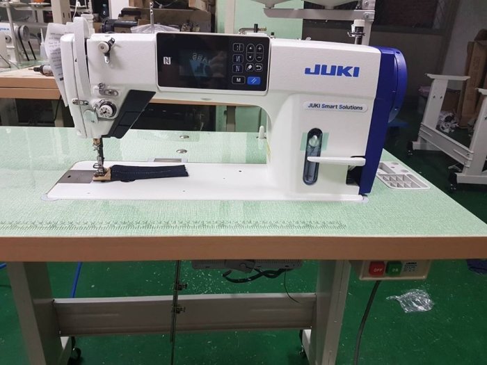 全新 JUKI DDL-9000C 最新款 工業用 縫紉機 電子 自動 切線 平車  附贈LED燈 新輝針車有限公司