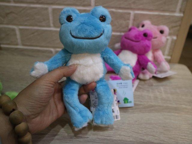 婕的店日本精品~日本帶回~2019pickles the frog中小型青蛙玩偶19cm