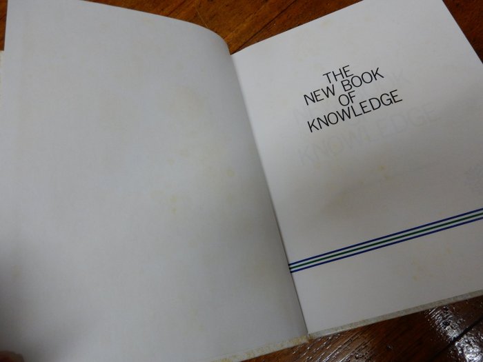 二手美品 The New Book of Knowledge 英文百科全書 共21冊 精裝本 英文教科書