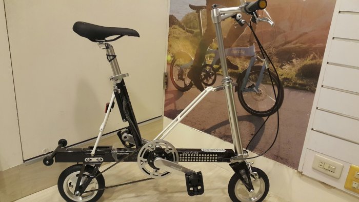 J.J.Bike）Carryme DS Speed Drive 雙速折疊車8吋輪組速度20不費力可選