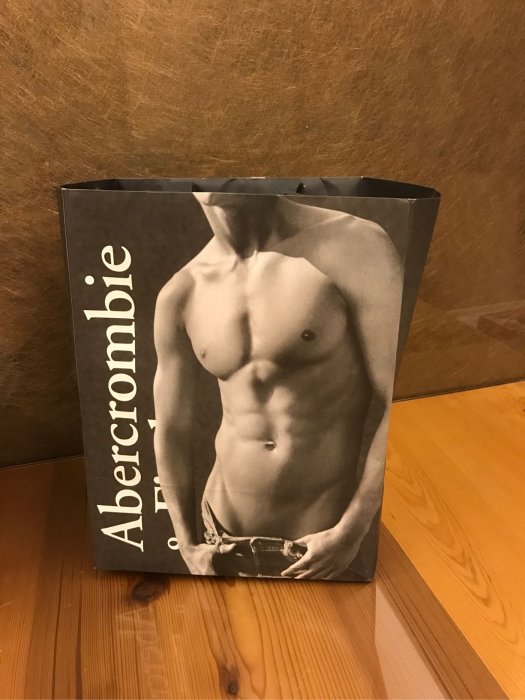 二手 Abercrombie & Fitch 原廠真品 A&F 手提紙袋 購物袋 有摺痕 中 (23*30*16cm)