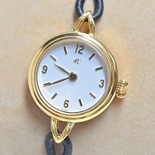 《寶萊精品》4°Ｃ金白22K圓型袖珍石英女子錶
