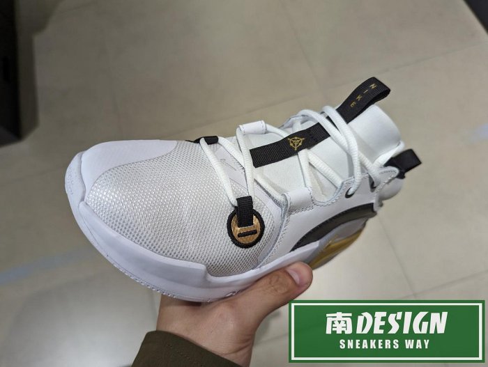 南🔥2024 1月 NIKE Air Zoom Crossover 2 GS 籃球鞋 大童 女 白金FB2689-100