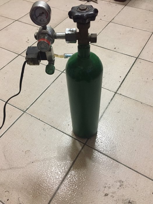 CO2鋼瓶3L+錶電磁閥控制器【強強二手商品】.