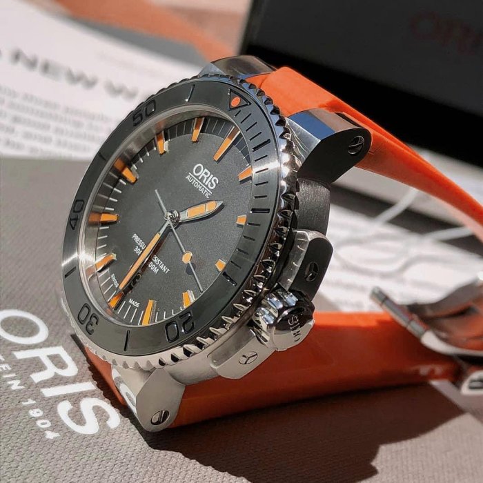 ORIS Aquis Date 灰色錶盤 橘色橡膠錶帶 男士 自動機械腕錶 0173376534158-0742632EB  防水300M潛水錶