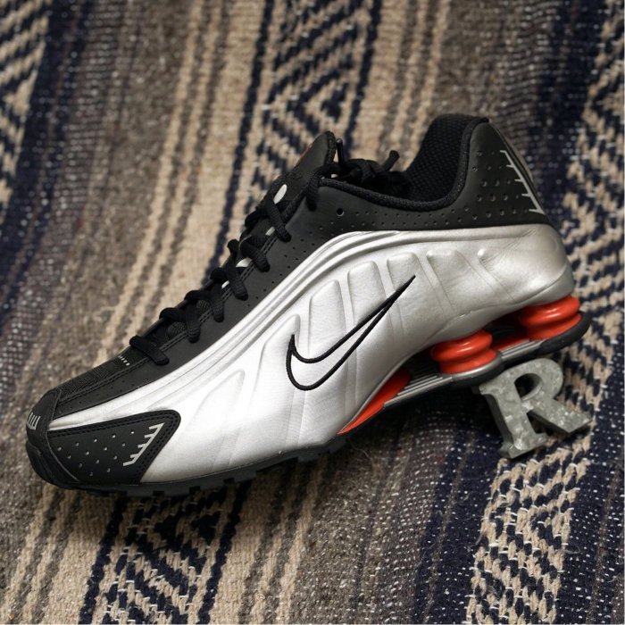 最安値 Nike Shox R4 OG | erational.com