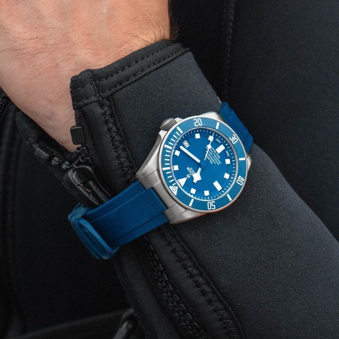 全新 TUDOR M25600TB-0001 PELAGOS 帝舵 機械錶 42mm 鈦金屬 藍面盤 25600