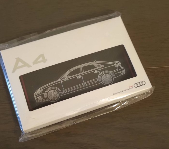 (全新) Audi A4 多功能防滑墊 17X14CM $250