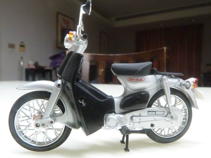 中古盒玩模型 本田Honda Super Cub 1/24 Aoshima 復古摩托車 黑銀白基本款 非1/32扭蛋款