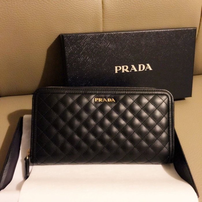 PRADA  長夾  皮夾