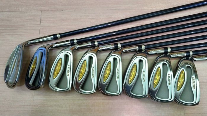 自售MAJESTY威嚴Royal-VQ 10件 SR-FLEX高爾夫球桿組(二手商品)