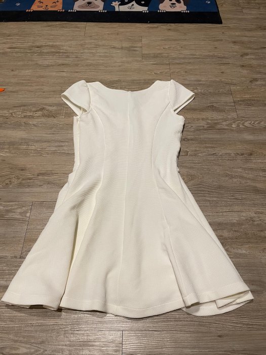 AVILAS 全新 白色顯瘦 無袖小洋裝 D7