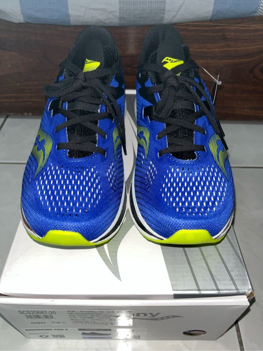 ￼【SAUCONY】慢跑鞋/運動鞋/休閒鞋/男鞋 輕量競速 原廠貨 ENDORPHIN PRO 2-亮藍 SCS20687-25 全掌碳纖維板