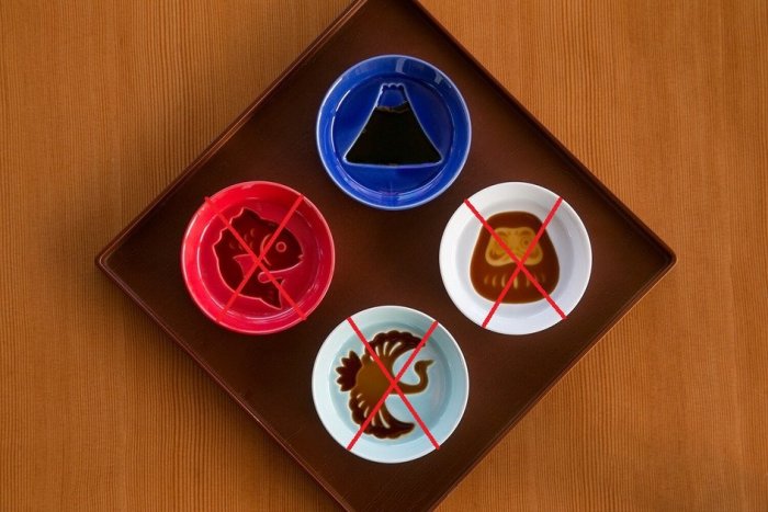 【噗嘟小舖】現貨 日本 富士山 醬油碟 陶瓷 盤子 日式 和風 小碟 豆皿 醬料碟 沾料碟 小菜碟 醬油盤 購於日本