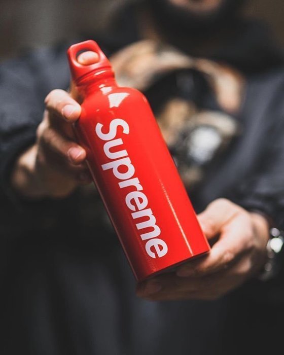 超搶手】全新正品2018 Supreme Sigg Traveller 0.6L Water Bottle旅行