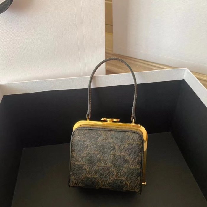 美國正品代購celine  新品 TRIOMPHE凱旋門老花小盒子包手拎包