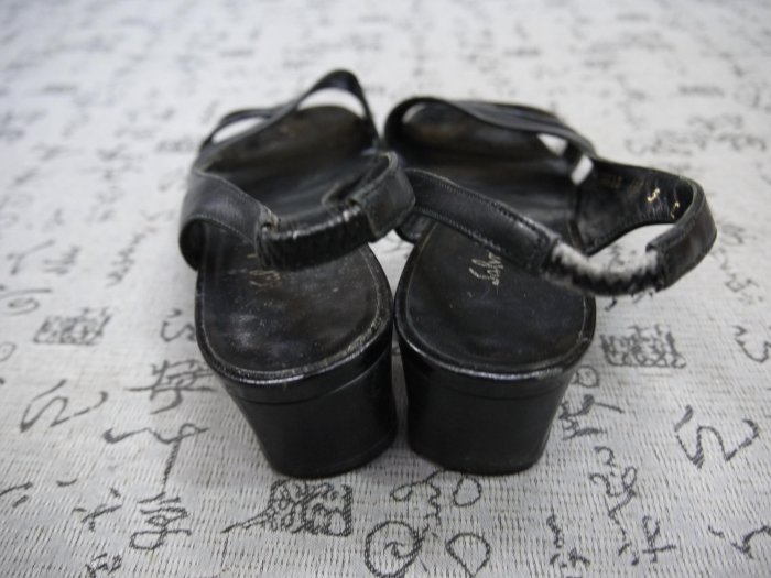 義大利製 Salvatore Ferragamo  真皮粗跟涼鞋  USA 5 C EUR 34 JPN 22 CM