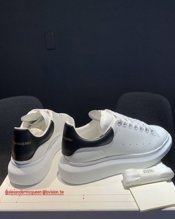 [ 羅崴森林 ] 現貨Alexander McQueen 白身黑尾皮革45mm球鞋EU41/42/43