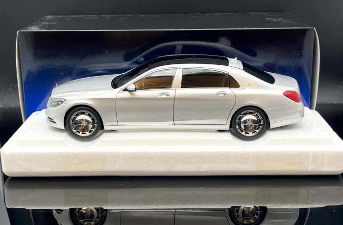 【MASH】現貨特價 Autoart 1/18 Mercedes Maybach S600 SWB 銀 76292