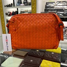 ㊣東區正精品㊣BV Bottega Veneta 橘色羊皮編織拉鍊斜肩包側背包 RZ4304