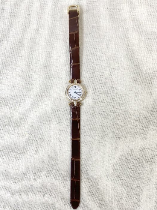 《和鑫名錶珠寶》Cartier 卡地亞18K金 精美鑚圈 18K金 蝴蝶扣  時尚女錶