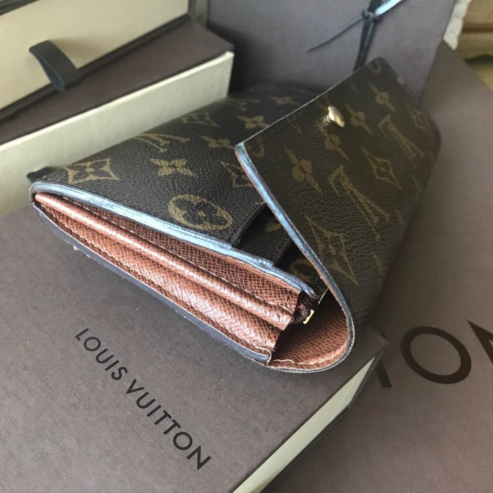 《 LV 》正品 經典 Monogram 漂亮耐用絕版長夾／發財包  M61734  請詳閱敘述   實拍 ～