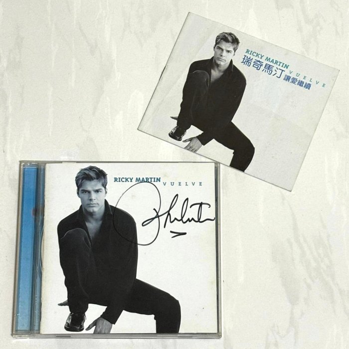 瑞奇馬汀 Ricky Martin 1998 讓愛繼續 Vuelve [ 親筆簽名 ] 新力音樂 台灣版專輯 CD 附歌詞中譯寫真書 [瑟另]