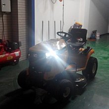 全新U-MO美國進口CUB CADET 20HP雙缸駕駛式割草機(四行程引擎)-----**台南實品展示中心**