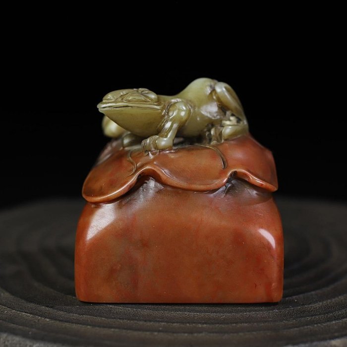 舊藏壽山石巧雕多子多孫多福壽蓮花青蛙甲蟲印章，長5.6厘米寬5.6厘米高6厘米，重272克，26，，8871古玩 收藏 擺件