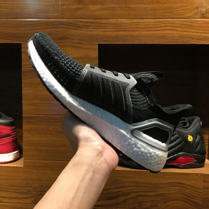 ADIDAS ULTRABOOST 19 W 黑白 針織 休閒運動慢跑鞋 男女鞋 G54014