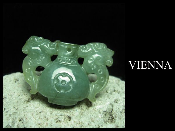 《A貨翡翠》【VIENNA】25/36緬甸玉冰種濃油青翡翠精雕鼎/項鍊/玉墜子G*/W01