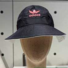 南🔥2022 12月 ADIDAS OG 雙面漁夫帽 黑 白 三葉草 愛心 刺繡 透氣 斜紋 男女款 HM4193