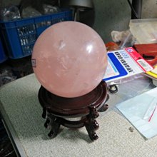 【競標網】天然漂亮3A星光粉晶球1.79公斤105mm(贈座)(網路特價品、原價4500元)限量一件