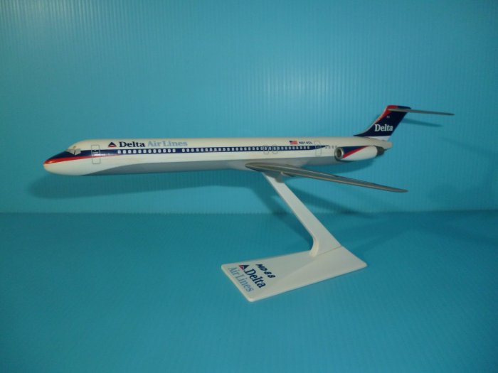 珍上飛模型飛機：MD-90(1:200)沙烏地(編號:MD9004)